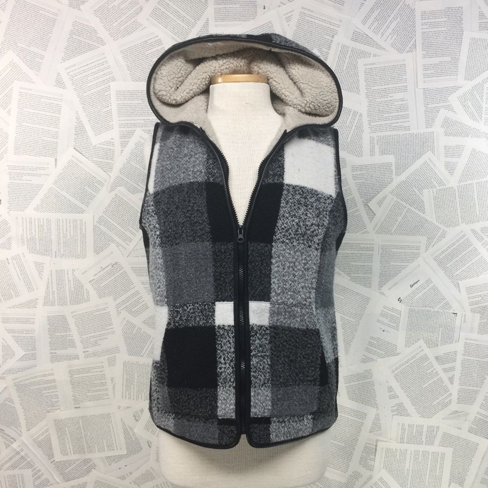 Ruff Hewn Sherpa Lined Hooded Plaid Vest Medium